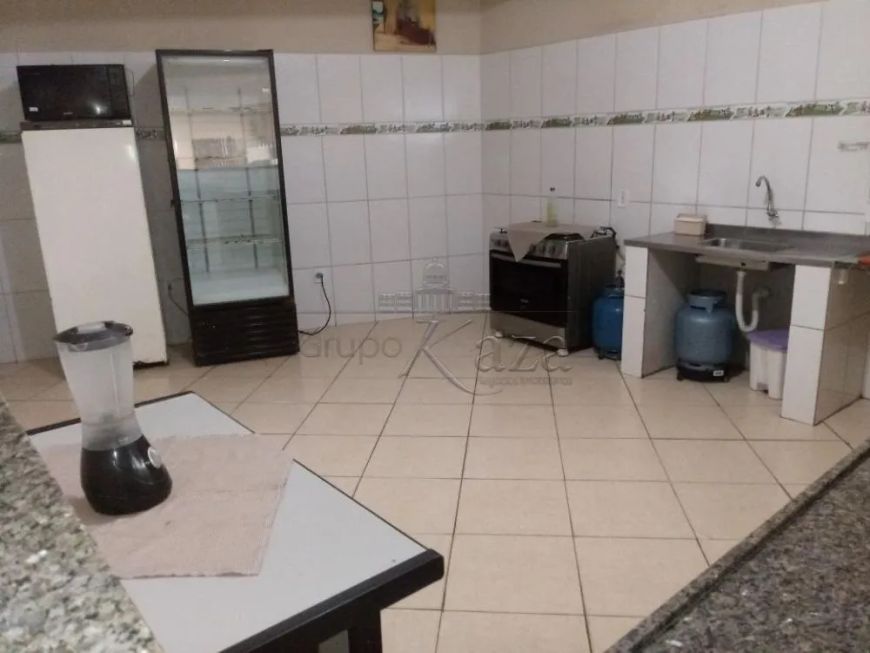 Chácara - Veraneio Ijal - Jacareí - 9 Dormitórios - 1.000m² - Aceita Permuta.