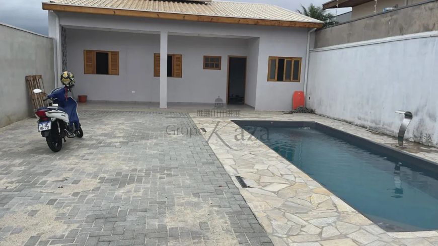 Oportunidade - Casa Edícula - Villa Branca - Jacareí - 2 Dormitórios - 61m².