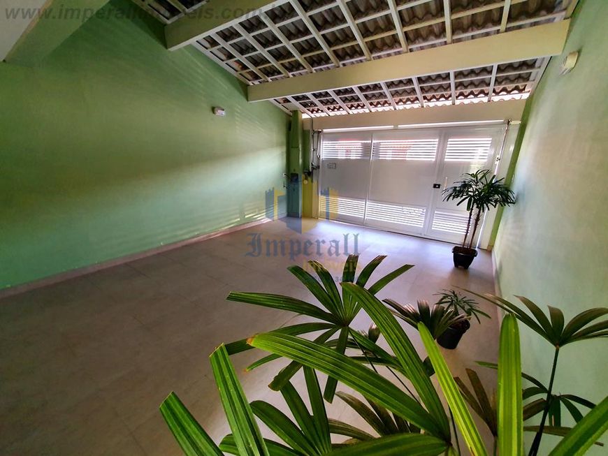 Sobrado de Rua Publica 175 m² AT Cidade Salvador Jacareí SP 2 vagas cobertas