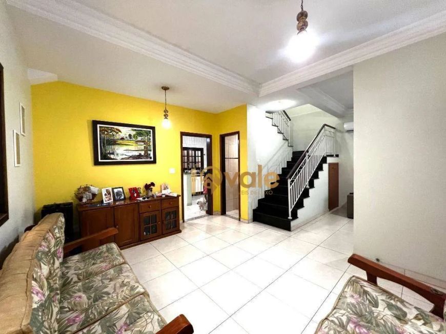 Casa com 3 dormitórios à venda, 165 m² - Villa Branca - Jacareí/SP