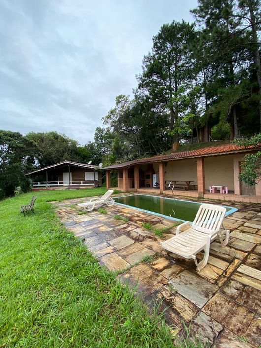Fazenda/Sítio/Chácara para venda possui 180 metros quadrados com 3 quartos