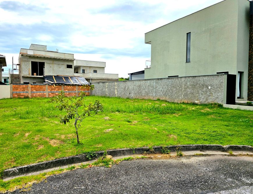 Terreno 232 m2 Condomínio Bosque dos Manacas