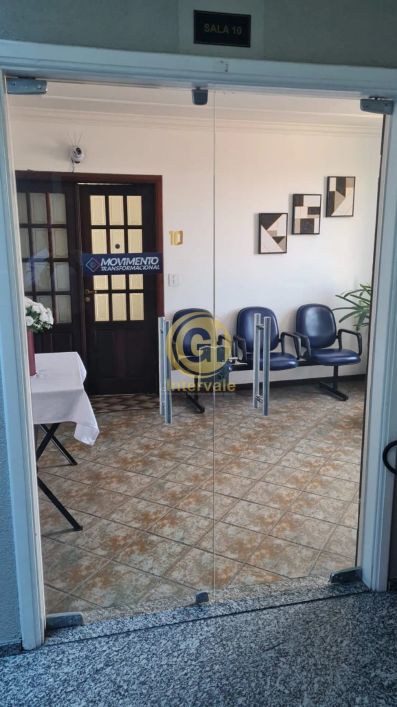 SALA COMERCIAL A VENDA NO CENTRO DE JACAREÍ