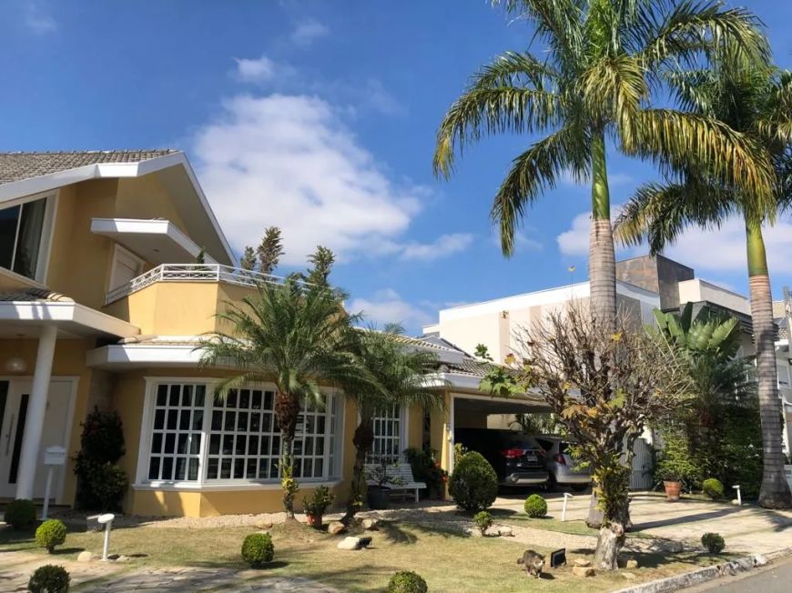 CASA EM CONDOMINIO! SUPER BOM GOSTO!
