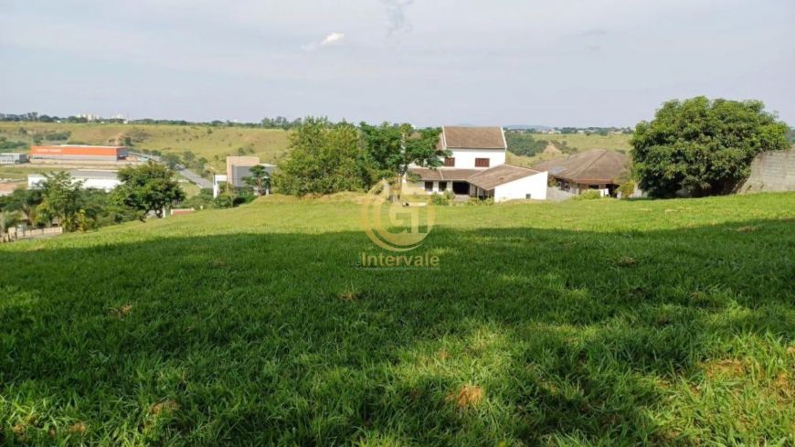 Terreno à venda no Condomínio Residencial Mirante do Vale em Jacareí-SP - 1.000 m² de área!