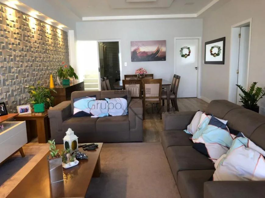 Oportunidade - Casa - Jardim América - 5 Dormitórios - 250m².