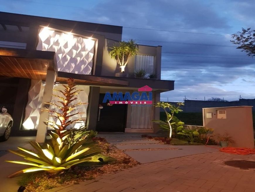 Casa de alto padrão no bairro Villa Branca