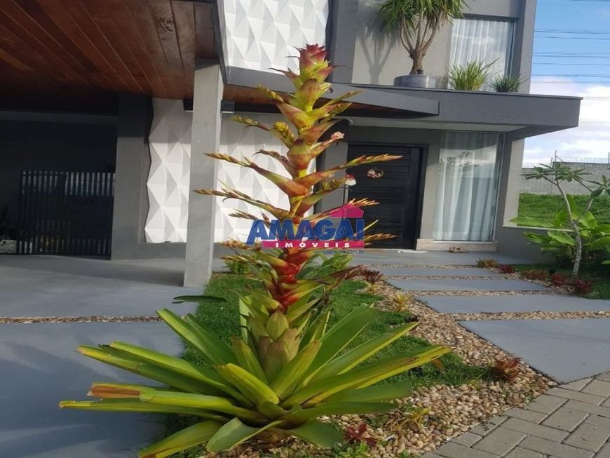 Casa de alto padrão no bairro Villa Branca