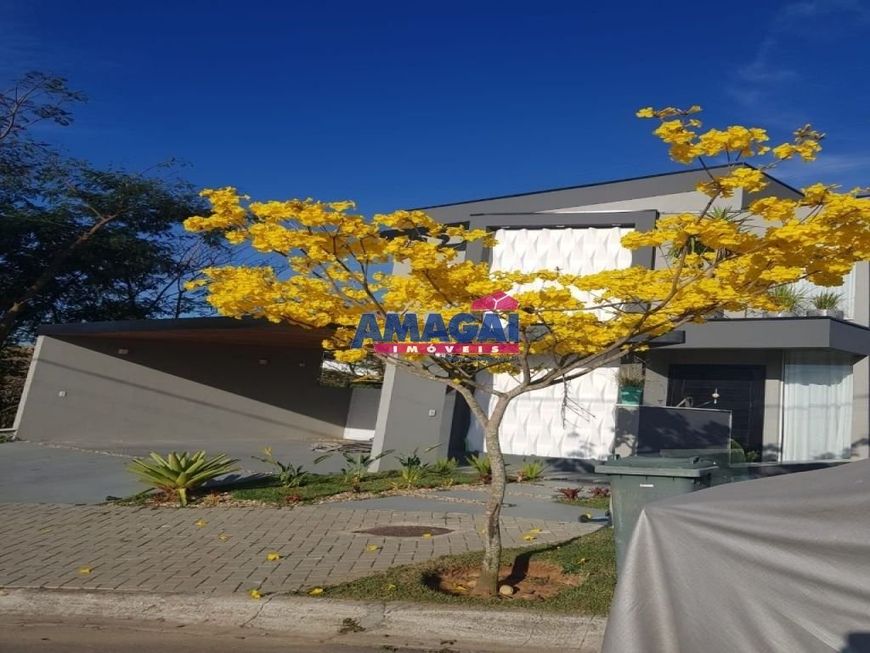 Casa de alto padrão no bairro Villa Branca