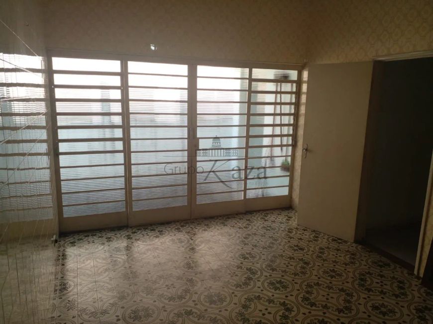 Casa Residencial ou Comercial - Jacareí - 4 Dormitórios - 169m².