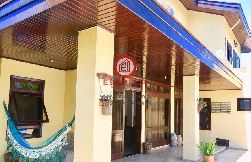 Imperdível casa em condomínio à venda em Jacareí-SP - 4 quartos, 2 suítes, 2 salas, 2 banheiros, 4 v