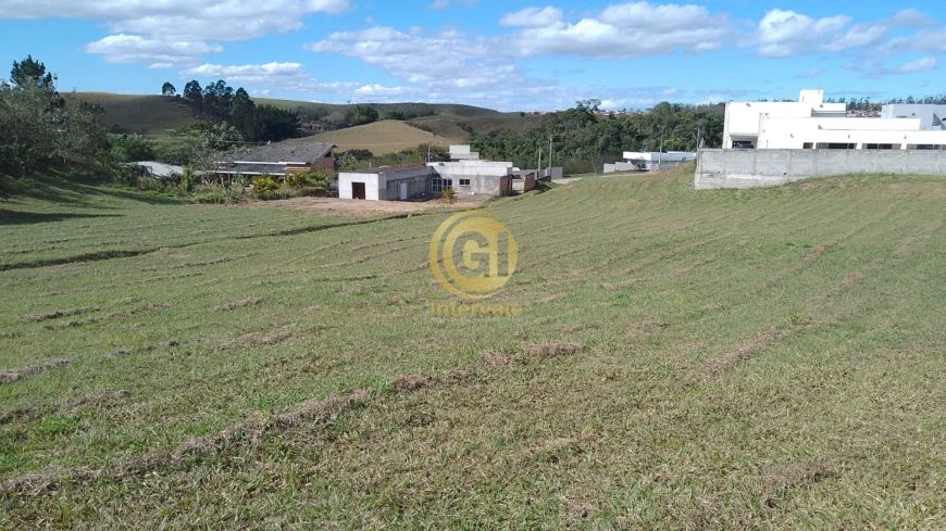 Terreno à venda em Jacareí-SP no Condomínio Parque Vale dos Lagos: 1.600 m² de puro potencial!