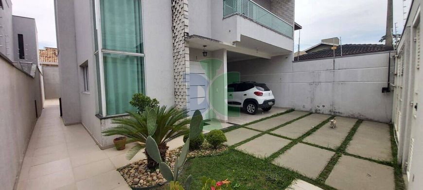 Sobrado para venda tem 230 metros quadrados com 3 quartos em Loteamento Villa Branca - Jacareí - SP