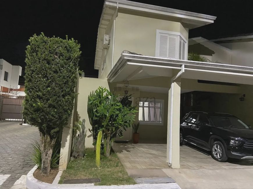 Casa Condomínio - Residencial Itália Boulevard - Jardim Santa Maria - Jacareí - 3 Dormitórios - 160m