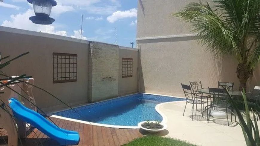 Sobrado com 4 dormitórios à venda, 444 m² por R$ 1.570.000,00 - Loteamento Villa Branca - Jacareí/SP