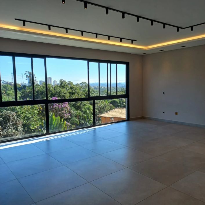 Casa de 350 m² em lote de 1.200 m², com acabamento de luxo, em fase final de construção