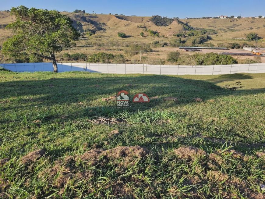 Terreno Padrão em Condomínio em Jacareí