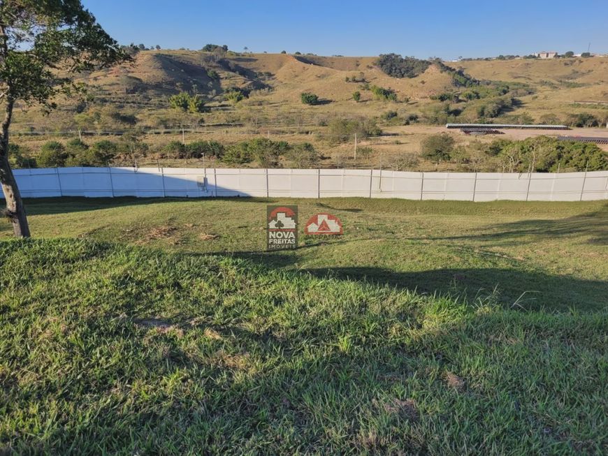 Terreno Padrão em Condomínio em Jacareí