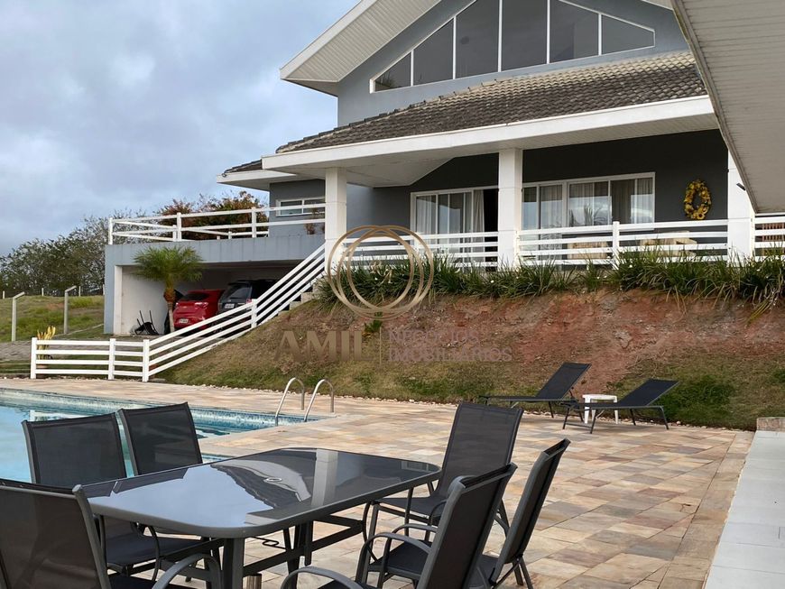 Casa com piscina em condomínio / Parque dos Lagos / 04 dormitórios / 3.680m²/ Jacareí