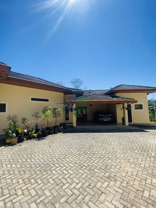 Casa de condomínio para venda com 402 metros quadrados com 4 quartos