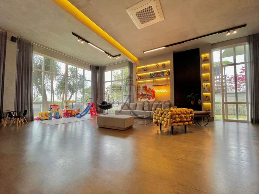 Casa Condomínio - Jacareí - Condomínio Mirante do Vale - 4 Dormitórios - 400m²