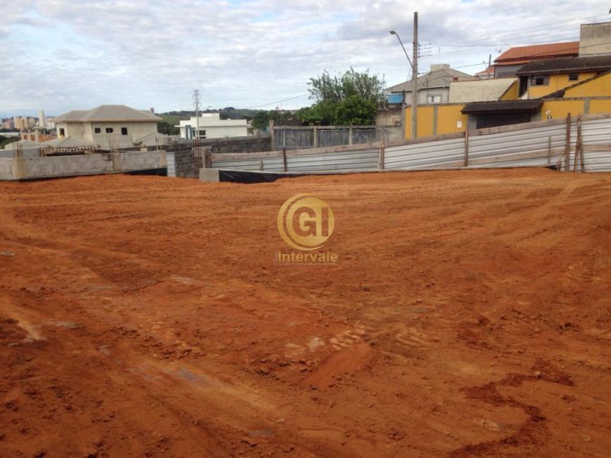 Terreno à venda de 400 m² - Jardim Terras de São João - Jacareí/SP com ótima Vista para Cidade.