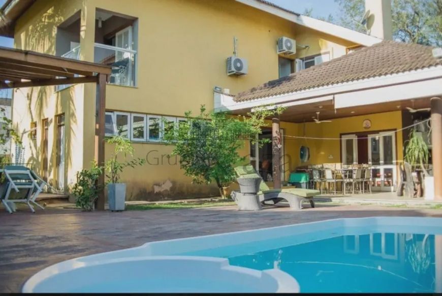 Casa em Condomínio Residencial bairro Jardim Califórnia Terras de Sant'anna