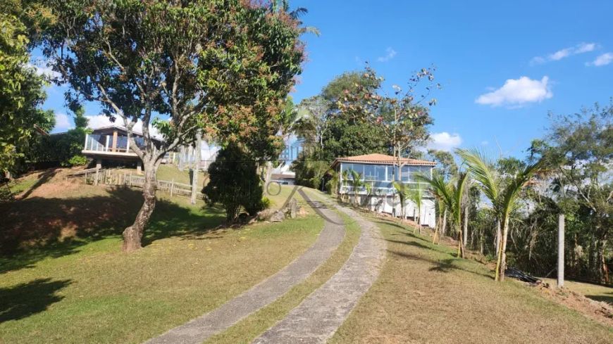 Casa Condomínio - Igaratá - Condomínio Recanto dos pássaros - 6 Dormitórios - 780m².