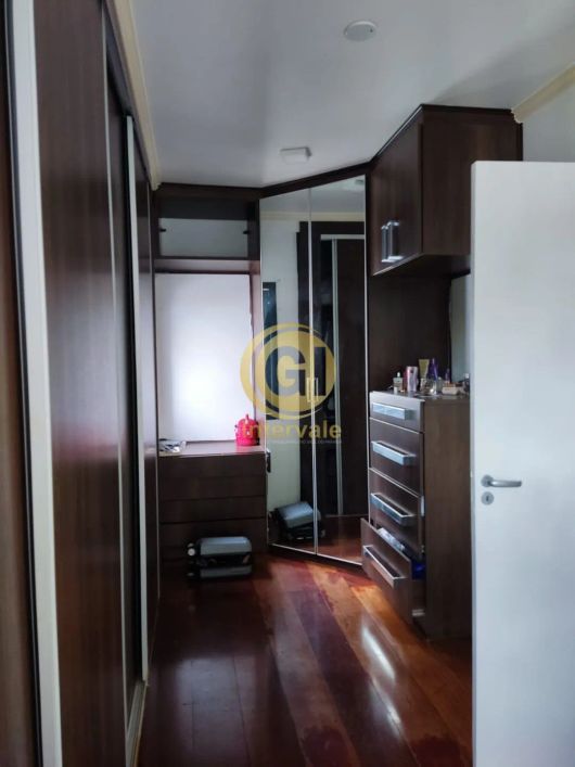 Casa Luxuosa a venda e Locação no condomínio coleginho