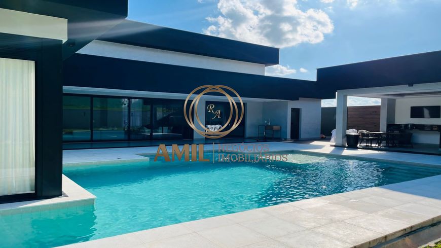 Casa Térrea no Condomínio de Alto Padrão Terra de Santa Helena / 04 suítes / 430m²/ Jacareí