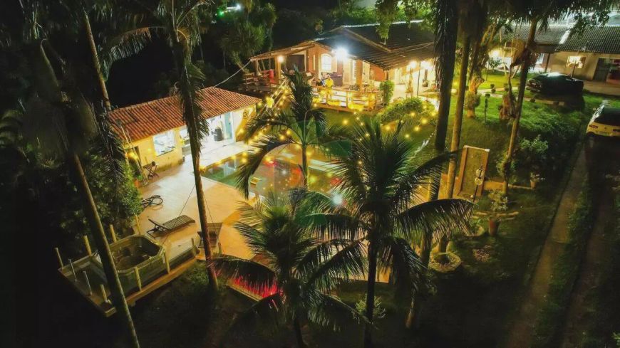 Imóvel para venda com 700 metros quadrados com 6 quartos