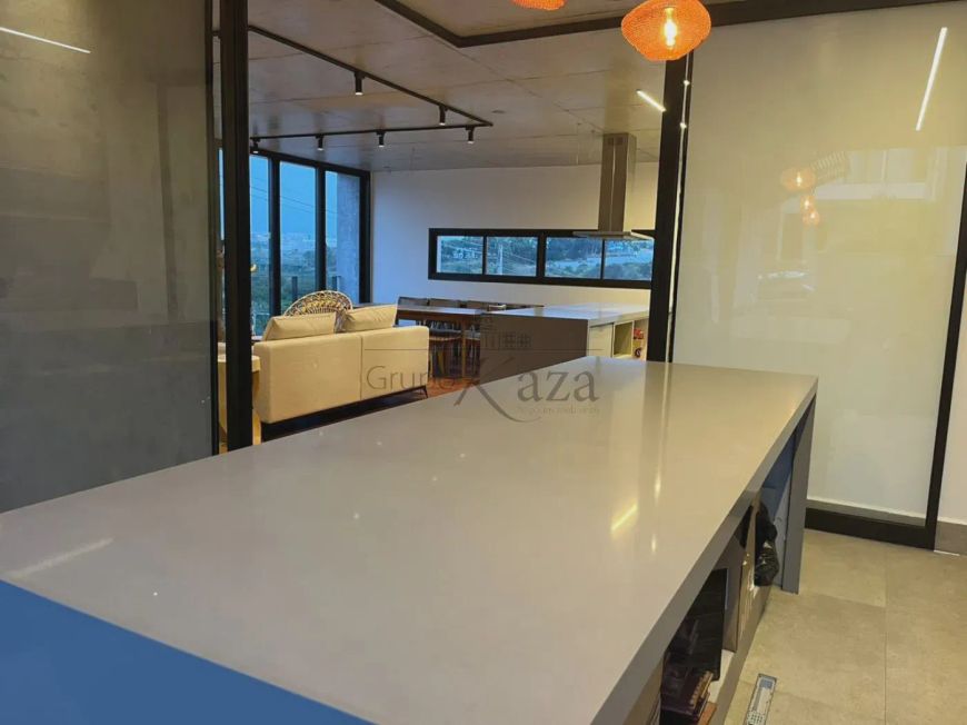 Casa em Condomínio - Vivva Residencial Clube - Jardim Califórnia - 3 Suítes - 230m².