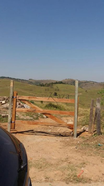 Terreno Padrão em Jacareí