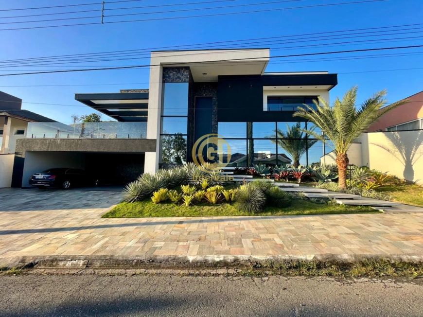 Sobrado de Luxo no Condomínio Fechado Terras de Santa Helena Jacareí/SP , com vista permanente para
