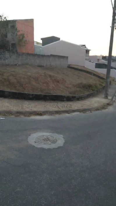 Oportunidade - Terreno - Jacareí - Loteamento Villa Branca - 235m².