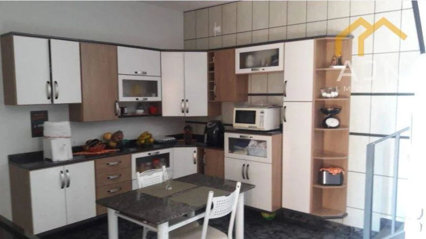Casa com 3 dormitórios à venda, 200 m² por R$ 562.000 - Jardim das Indústrias - Jacareí/SP