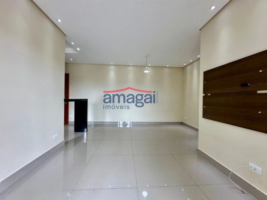 Apartamento de 3 dormitórios no Tropical Garden