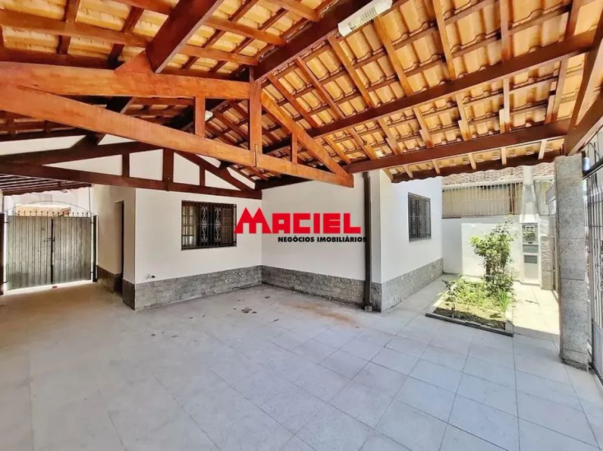 Casa/Comércio no Centro de Jacareí ? Atrás do Parque dos Eucaliptos