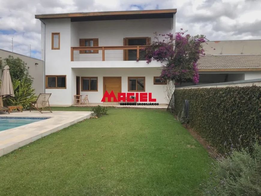Casa amplo Jardim piscina 2 terrenos na melhor localização do Vila Branca!!