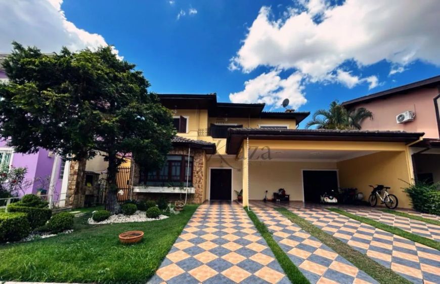 Oportunidade - Casa em Condomínio - Cidade Jardim - Jacareí - Residencial Villa Europa - 4 Dormitóri