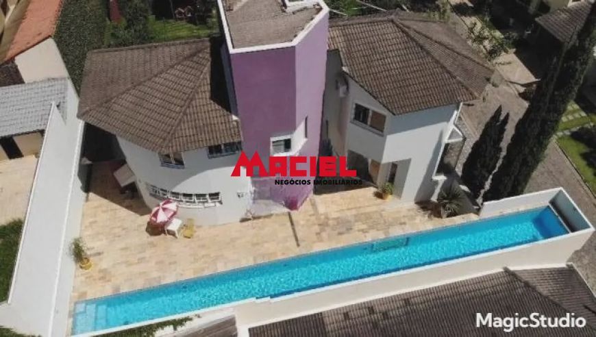 Casa de Condomínio com 3 Quartos e 3 banheiros à Venda, 315 m²(Permuta com casa na praia ou Campo)
