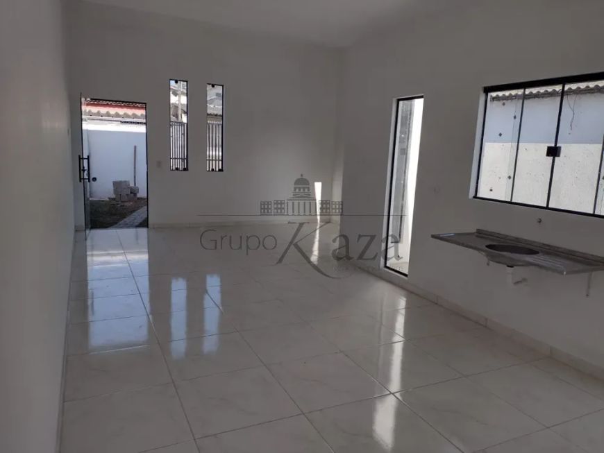 Casa - Jacareí - Cidade Salvador - 63m² - 2 Dormitórios.