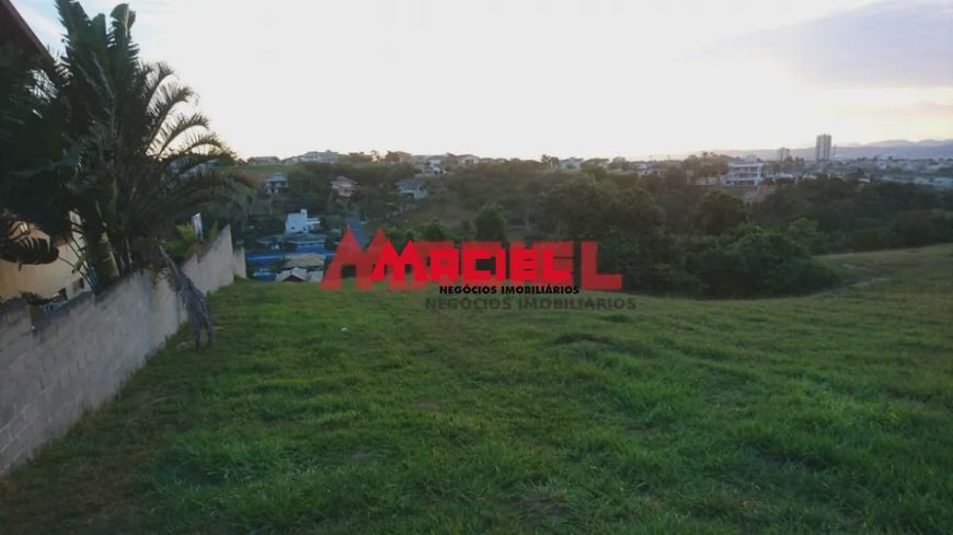 Terreno Condomínio em Jacareí