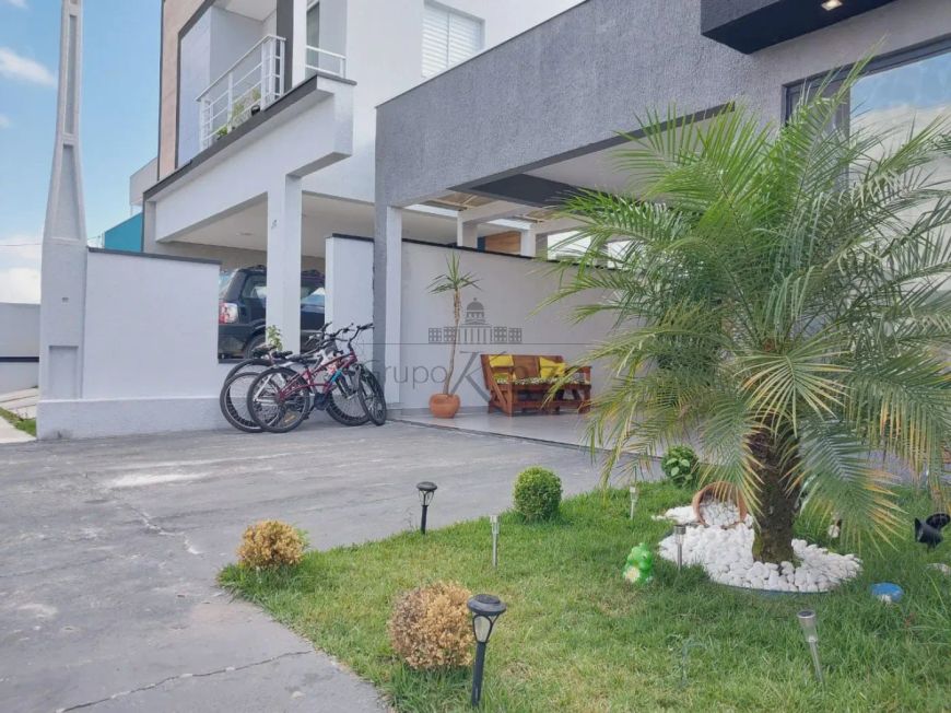Oportunidade linda casa térrea no Bosque dos Manacás em Jacareí