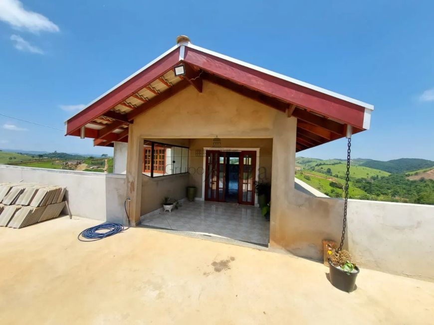 Chácara - Jardim Colônia - Condomínio Recando das Seriemas - 4 Dormitórios - 450 m². Terreno 1.833 m