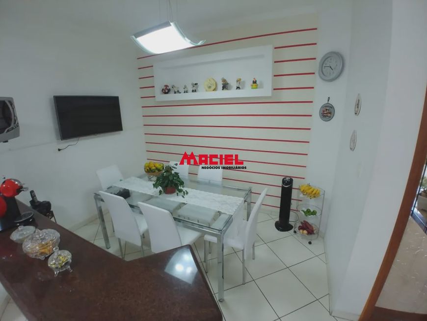 Casa no condomínio VILLAS DE SANTANA em Jacareí, aceita permuta!