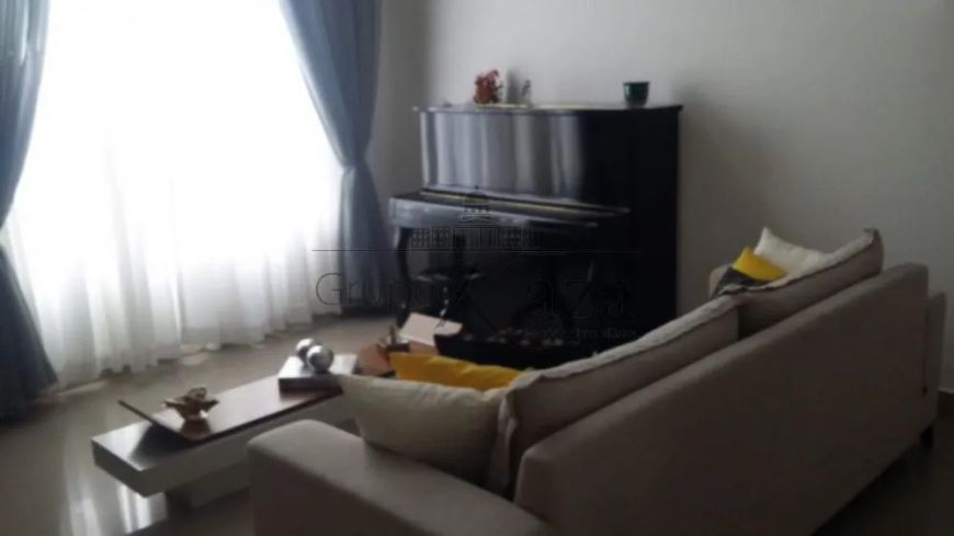 Casa Sobrado em Jacareí