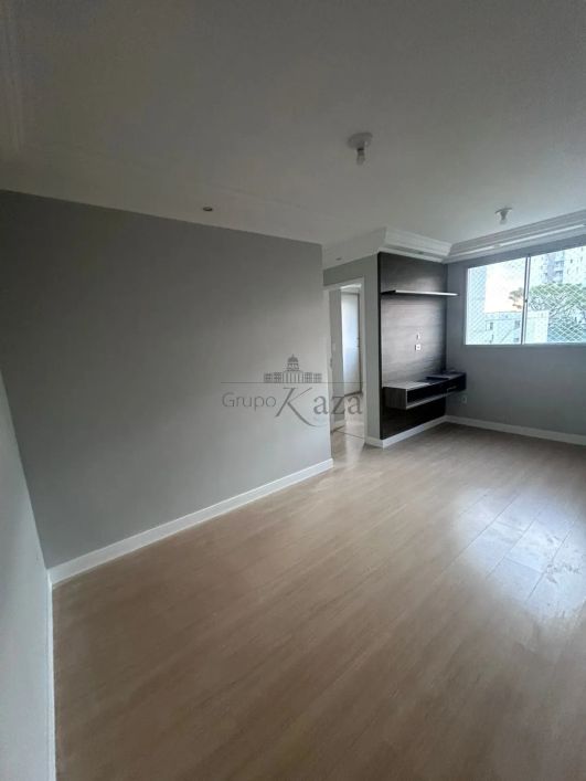 Oportunidade - Apartamento - Villa Branca - Residencial Spazio Vale Verde - 2 Dormitórios - 49m².