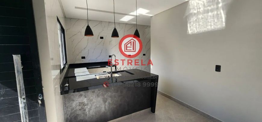 Imperdível! Casa à venda em Jacareí-SP, Residencial Santa Paula, 3 quartos, 1 suíte, 1 sala, 1 banhe