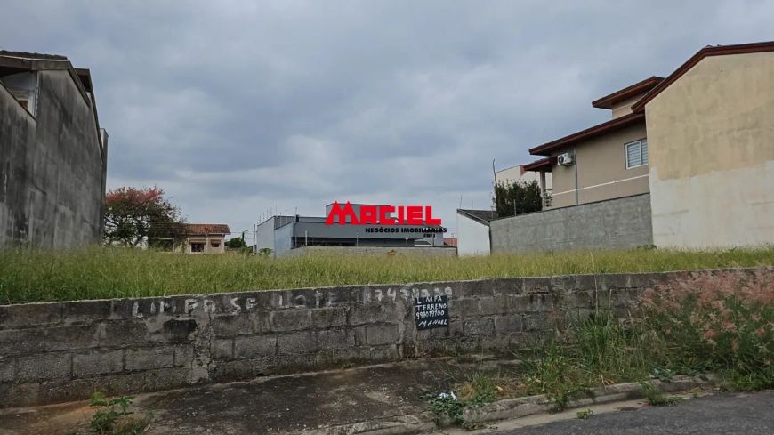 TERRENO COM 250 M2, PLANO, ÓTIMO LOCAL DO VILA BRANCA, ACEITA FINANCIAMENTO, DOC OK